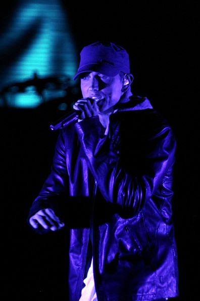 Jay+Z+Eminem+Perform+Launch+DJ+Hero+Show+ZbGnmBc4JJxl