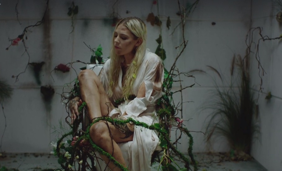New Video Skylar Grey - Come Up For Air.